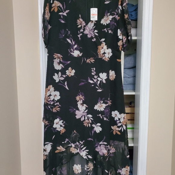 💕4/$25💕 NWT- Le Chateau dress - Picture 2 of 10